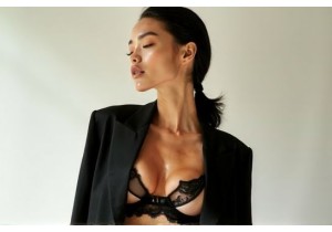 How to Wear Sensual Underwear with Tailored Blazers