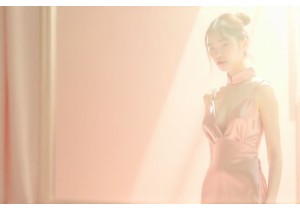 How Chinese Women Rediscover Intimacy Through Fashion