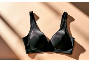 No-Line Bras That Disappear Under Tight Clothing
