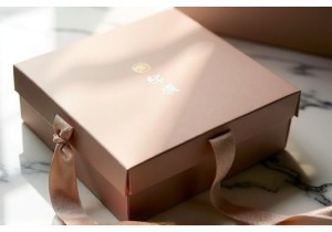 Aesthetic Trends in Chinese Lingerie Packaging Merging Luxury Minimalism and Cultural Nuance